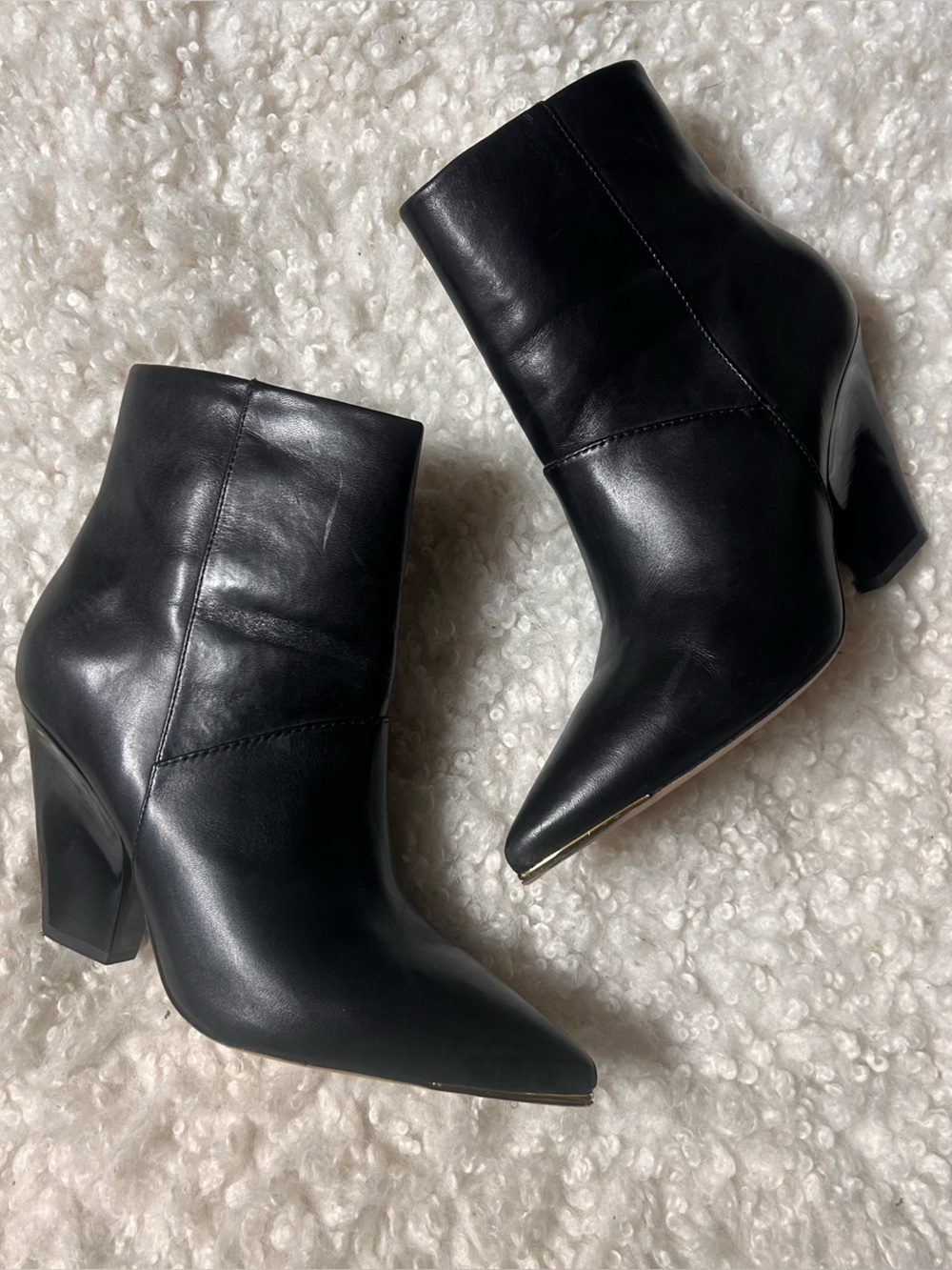 Tory Burch black genuine leather boots with wide heel and gold detail size 7.5 - Picture 8 of 9